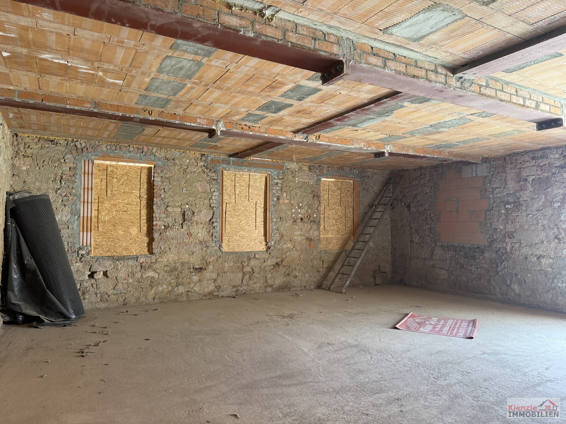 Wohnen. Arbeiten. Leben.

Historisches Vierseitenhof-Ensemble mit außergewöhnlichem Potenzial