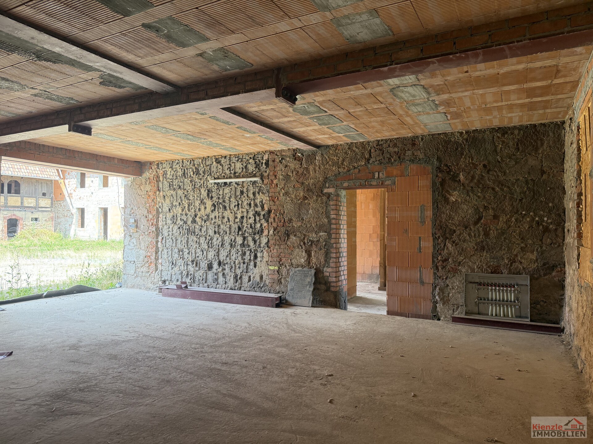 Wohnen. Arbeiten. Leben.

Historisches Vierseitenhof-Ensemble mit außergewöhnlichem Potenzial