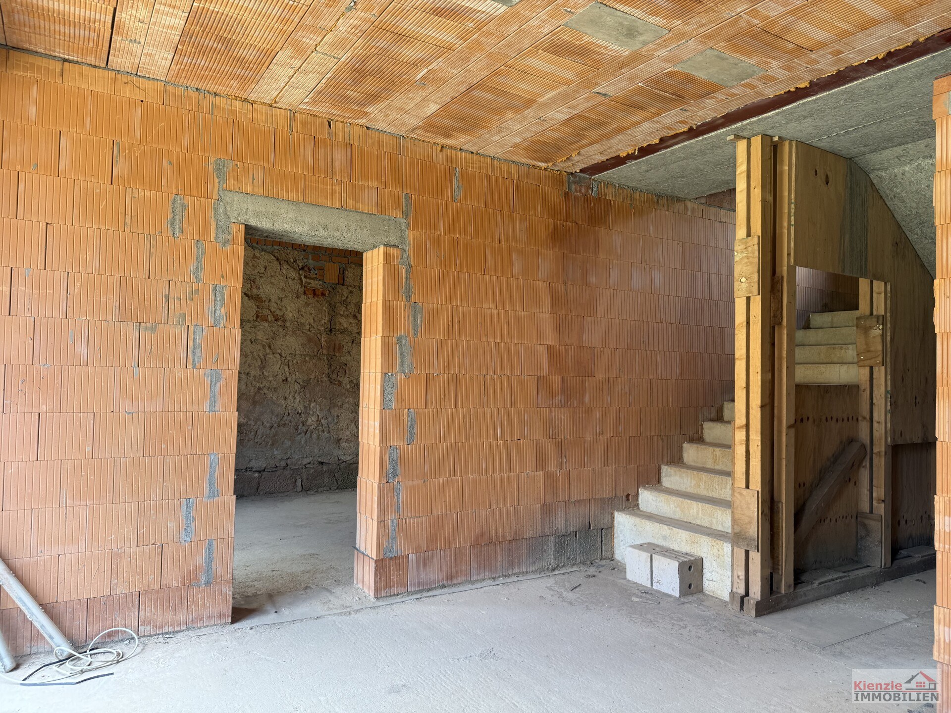 Wohnen. Arbeiten. Leben.

Historisches Vierseitenhof-Ensemble mit außergewöhnlichem Potenzial
