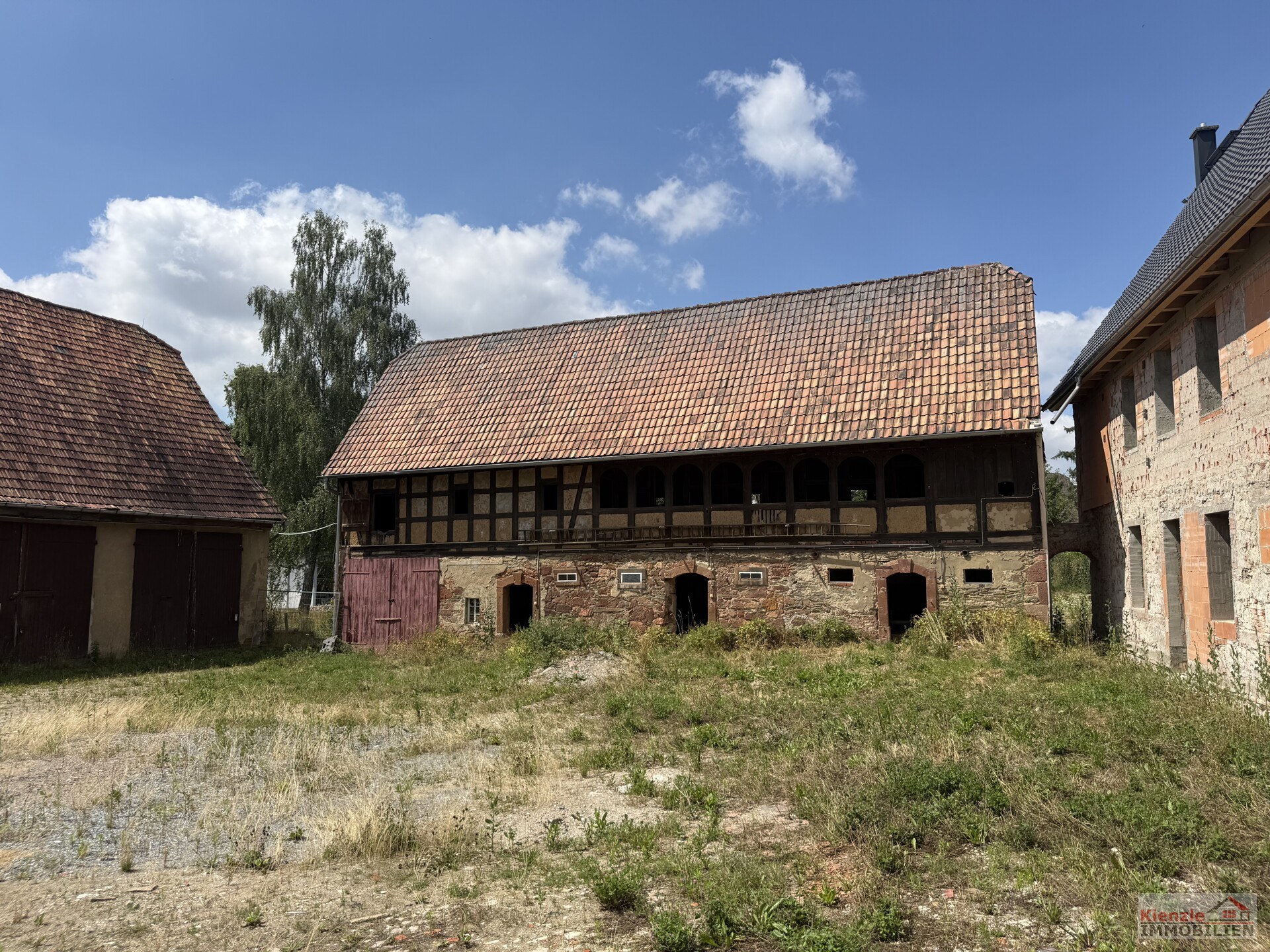 Wohnen. Arbeiten. Leben.

Historisches Vierseitenhof-Ensemble mit außergewöhnlichem Potenzial