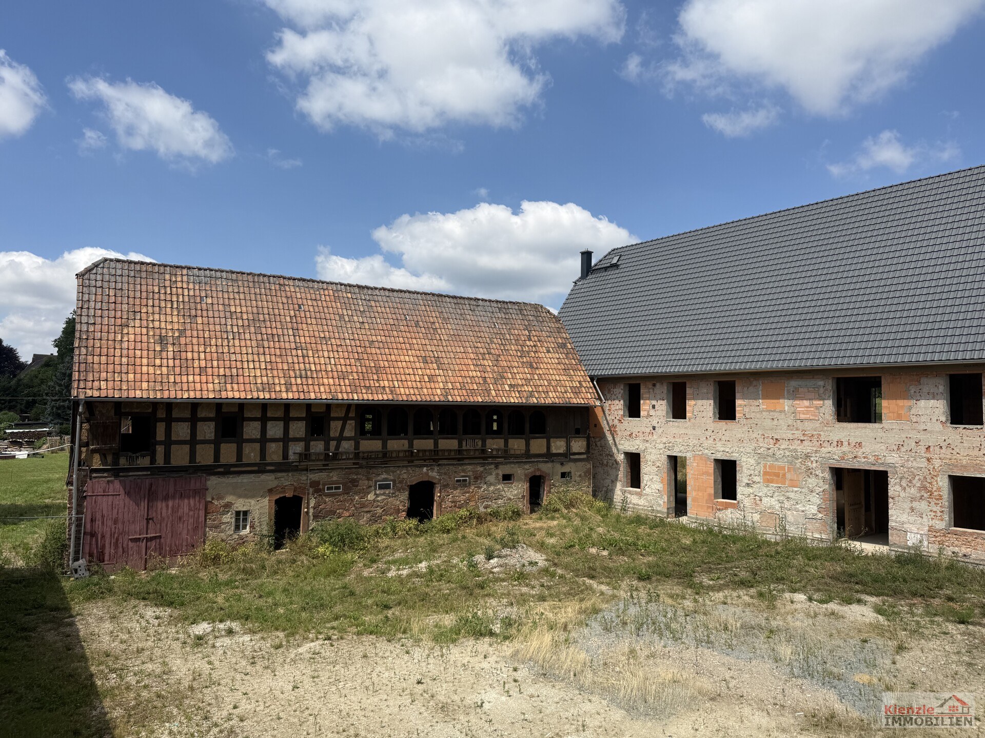 Wohnen. Arbeiten. Leben.

Historisches Vierseitenhof-Ensemble mit außergewöhnlichem Potenzial