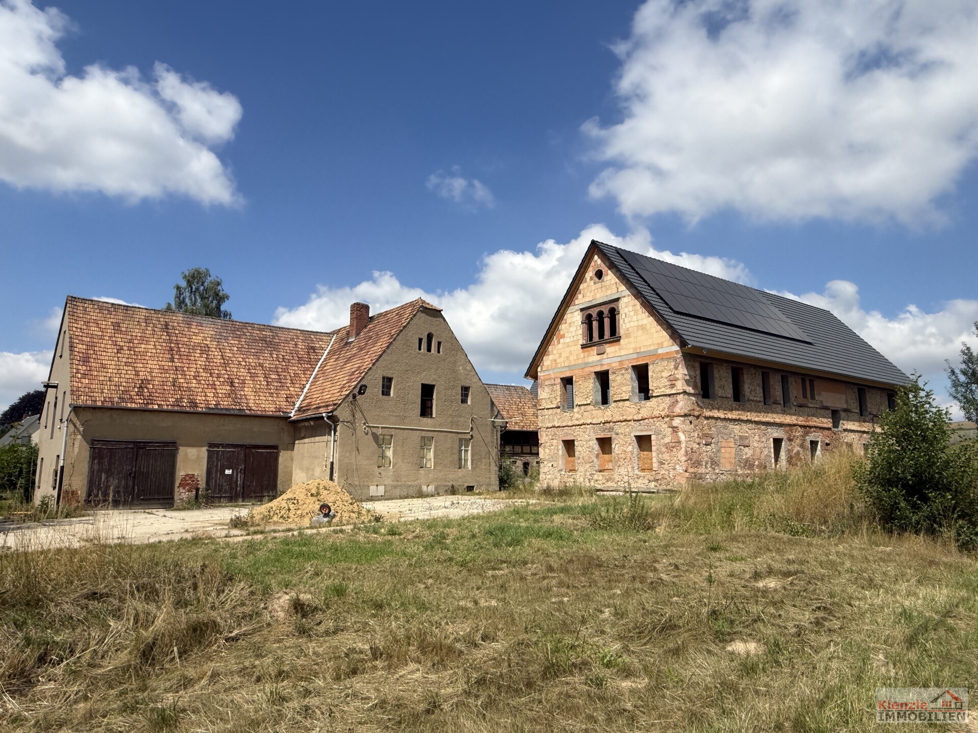 Wohnen. Arbeiten. Leben.

Historisches Vierseitenhof-Ensemble mit außergewöhnlichem Potenzial