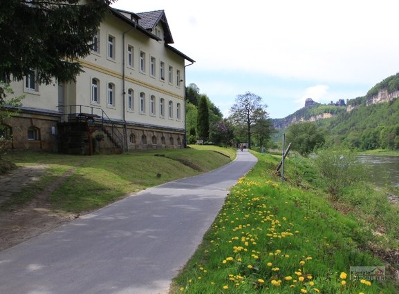 Denkmalgeschützes & historisches Zollamthaus in Krippen direkt an der Elbe zu verkaufen!