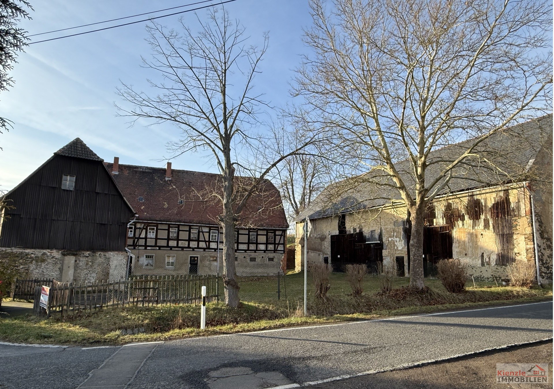 Dreiseitenhof mit Fachwerk für Liebhaber zum Sanieren bei Nossen