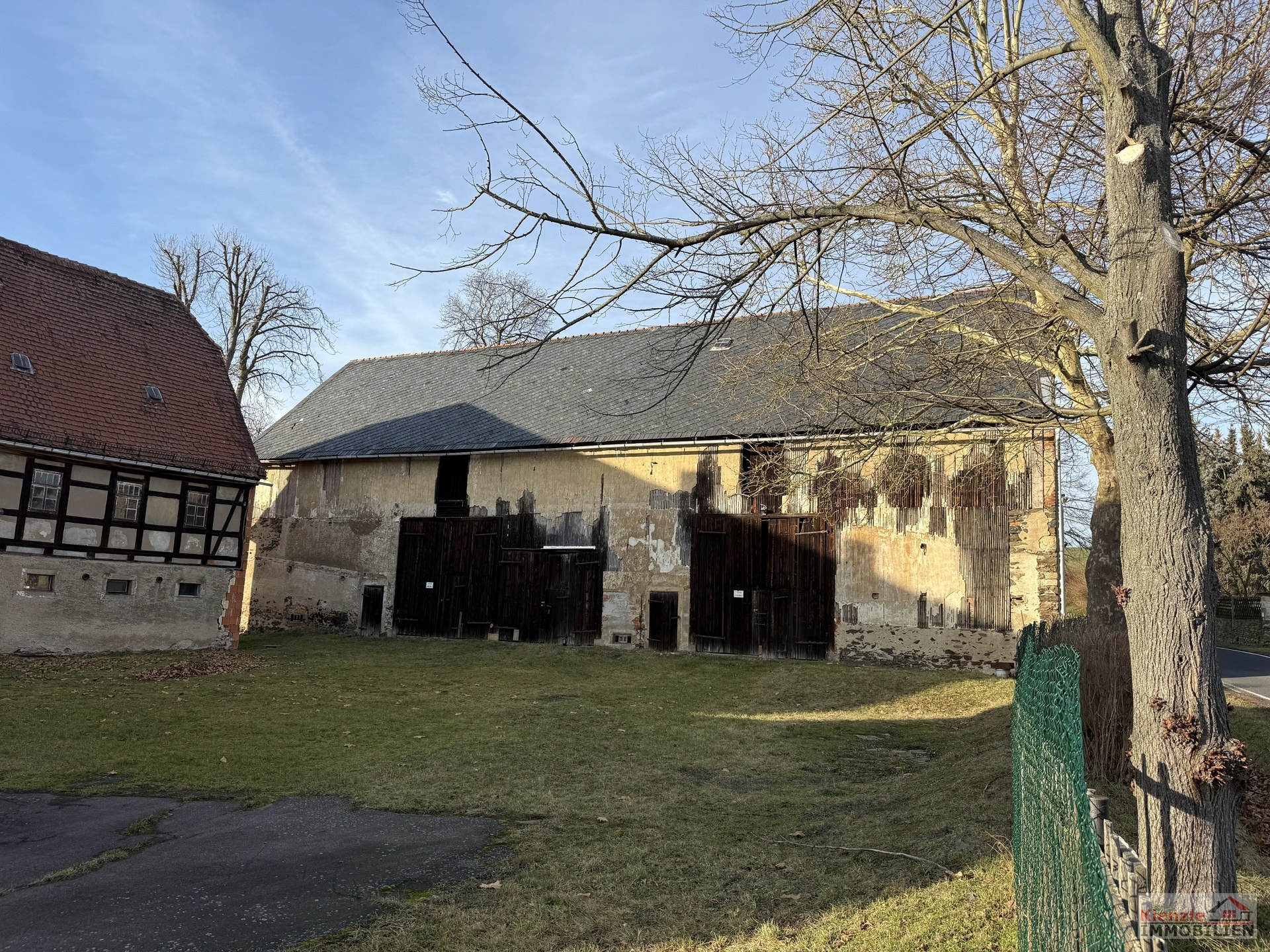 Dreiseitenhof mit Fachwerk für Liebhaber zum Sanieren bei Nossen