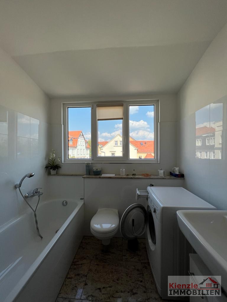 Kleines Mehrfamilienhaus plus Baugrundstück in Weinböhla!