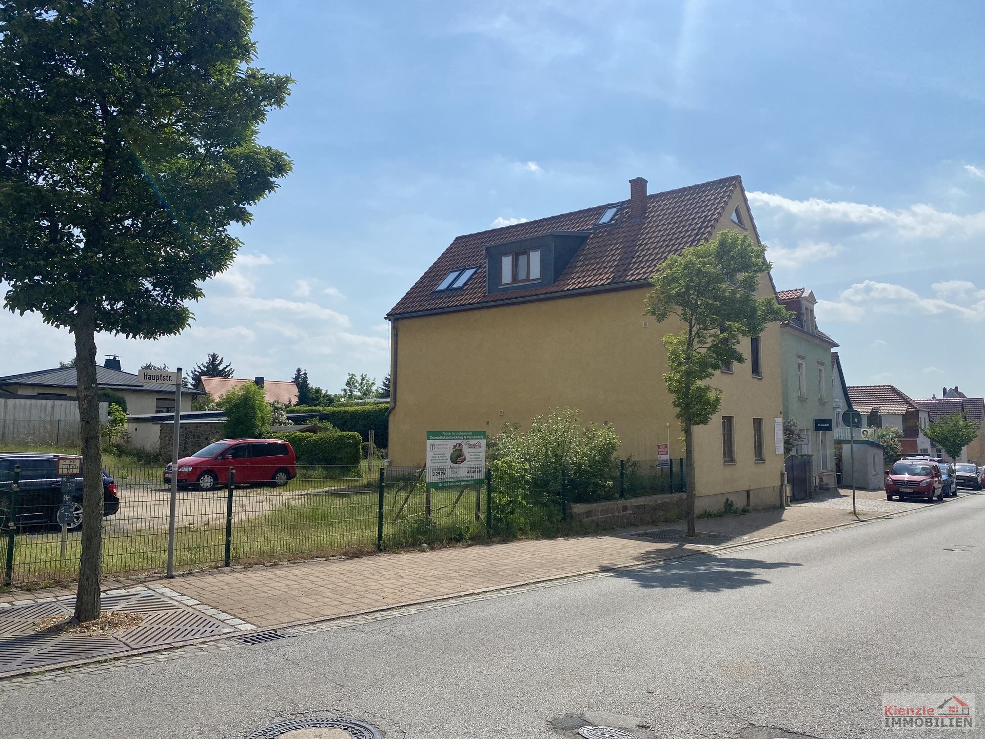 Kleines Mehrfamilienhaus plus Baugrundstück in Weinböhla!