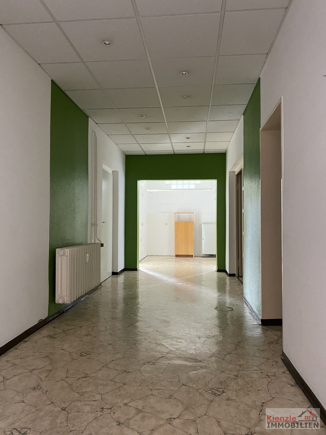 ** Ideal für Physiotherapie oder Arztpraxis ** Geschäftshaus in Rückersdorf