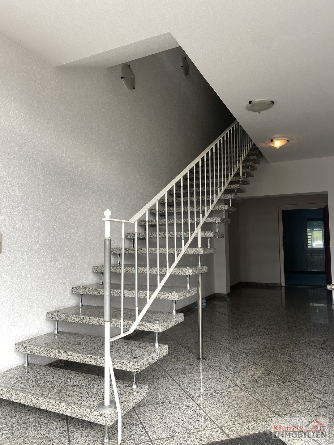 ** Ideal für Physiotherapie oder Arztpraxis ** Geschäftshaus in Rückersdorf