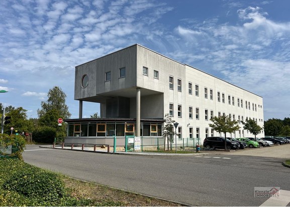Industriegrundstück mit Bürohaus, Freilager, LKW- und PKW-Stellplätzen in Hoyerswerda