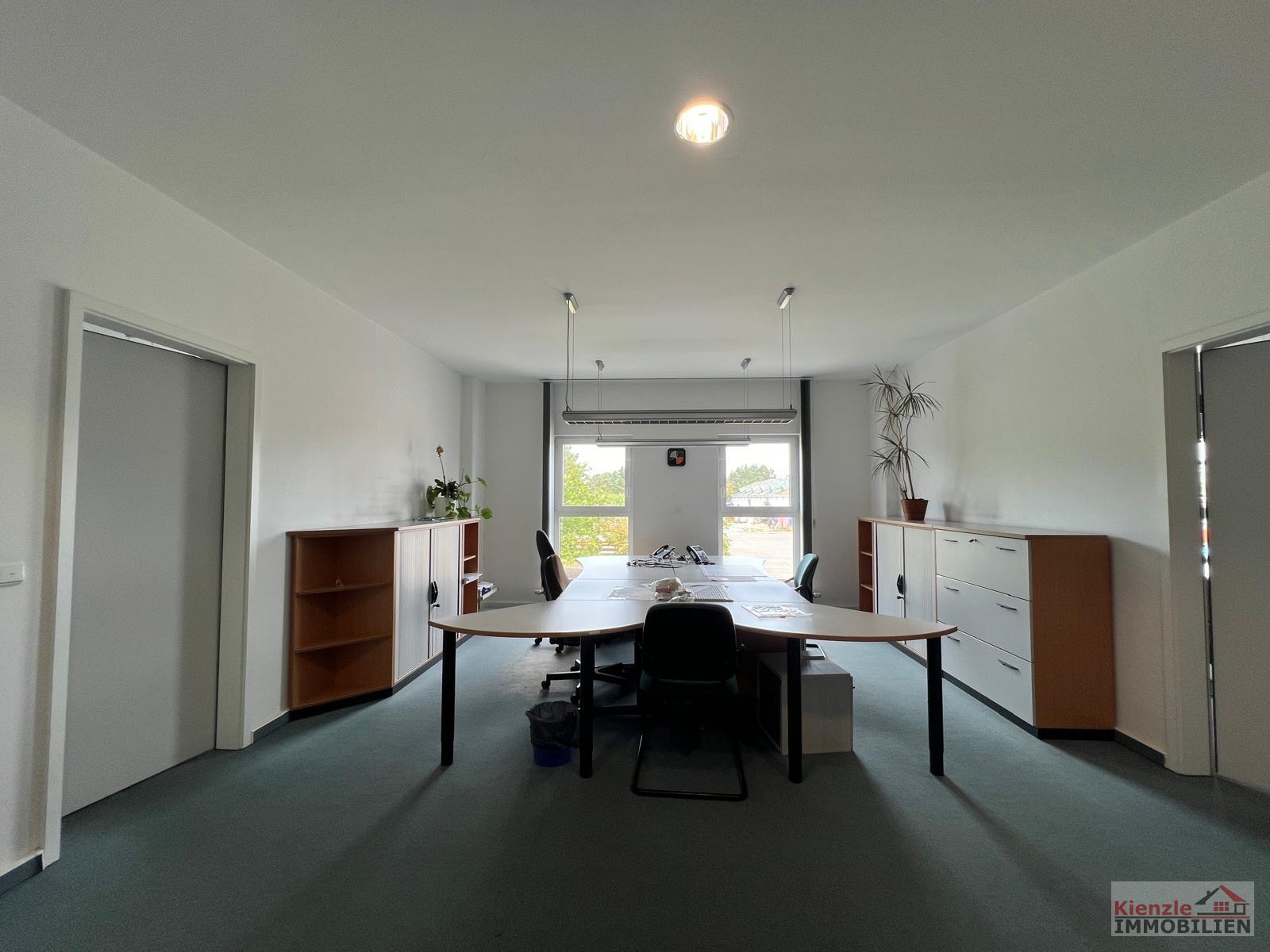 Industriegrundstück mit Bürohaus, Freilager, LKW- und PKW-Stellplätzen in Hoyerswerda