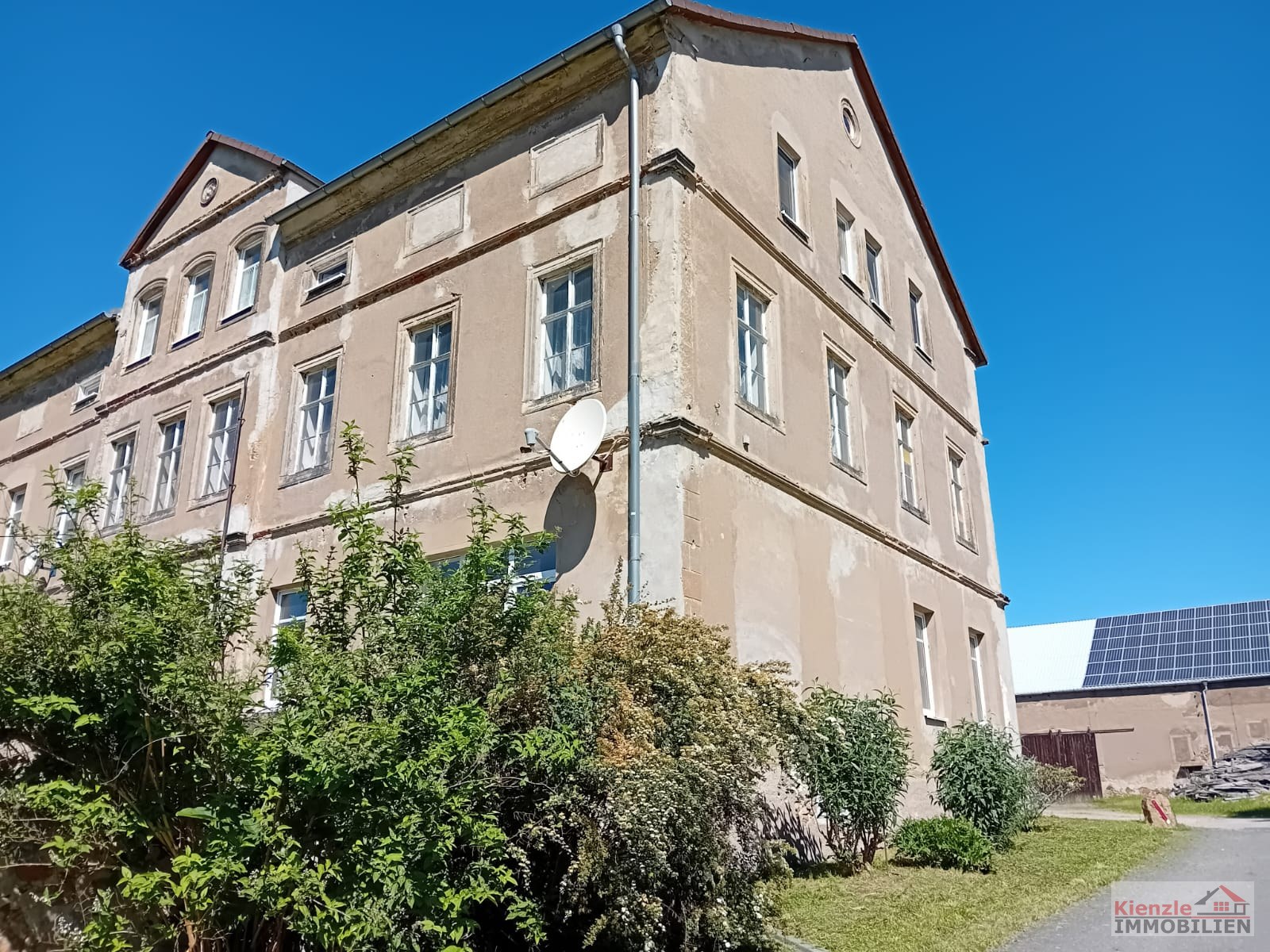 "Ländliche Ruhe in Wuhnitz bei Lommatzsch" - Teilweise vermietetes Mehrfamilienhaus mit Sanierungspotenzial