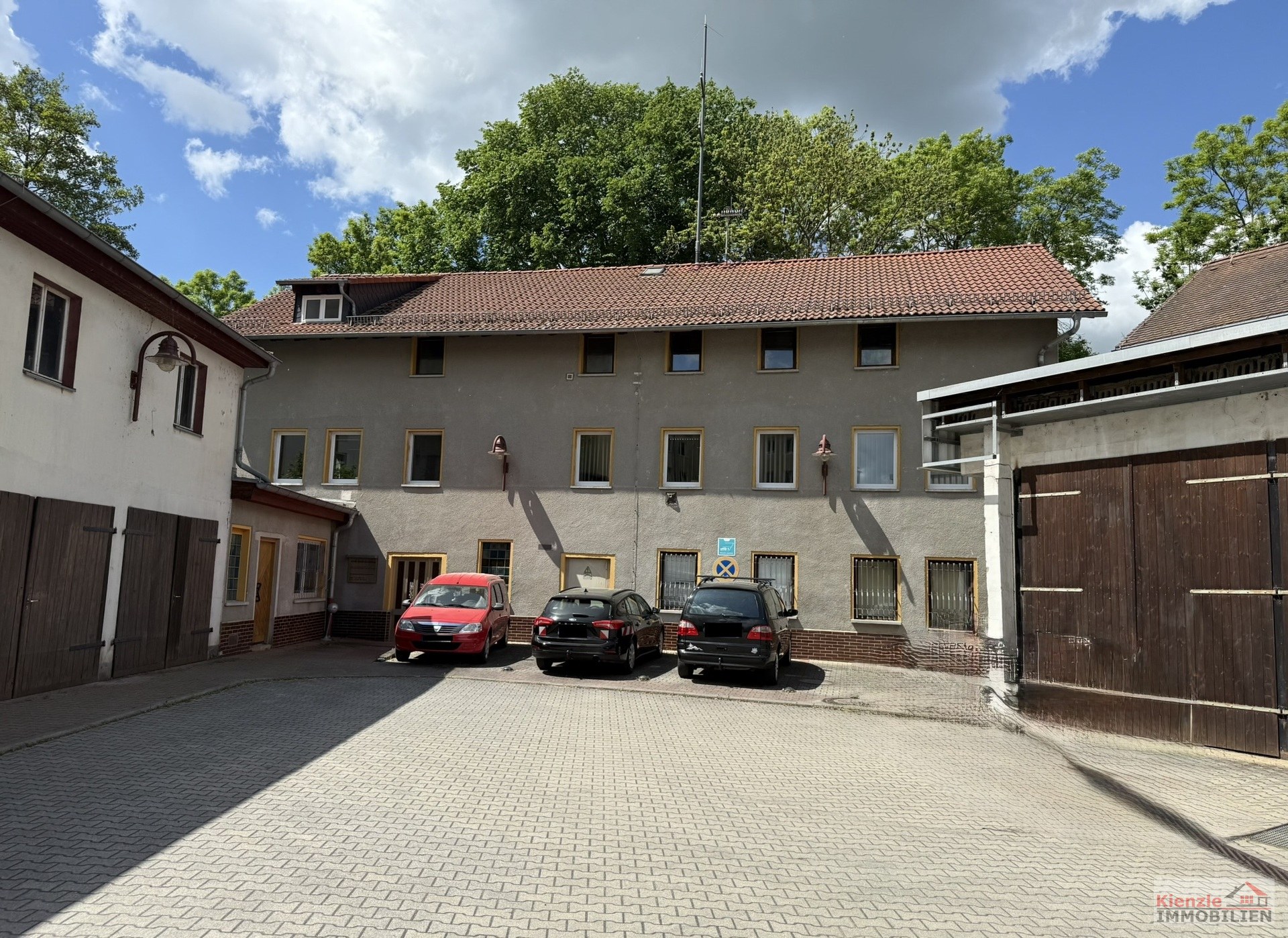 Gewerbeareal mit vielseitiger Nutzung und laufendem Mietverhältnis in Gera,