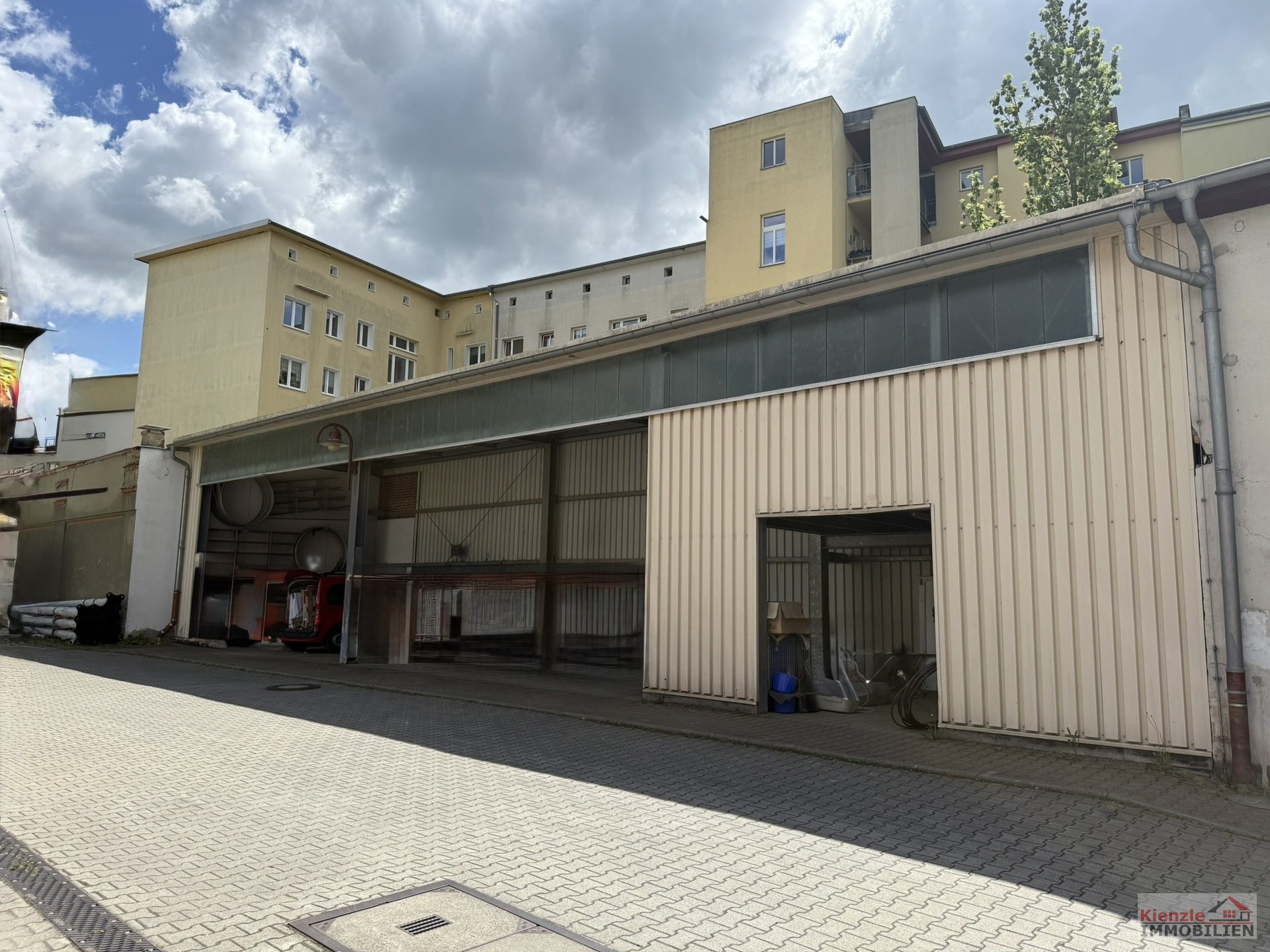 Gewerbeareal mit vielseitiger Nutzung und laufendem Mietverhältnis in Gera,