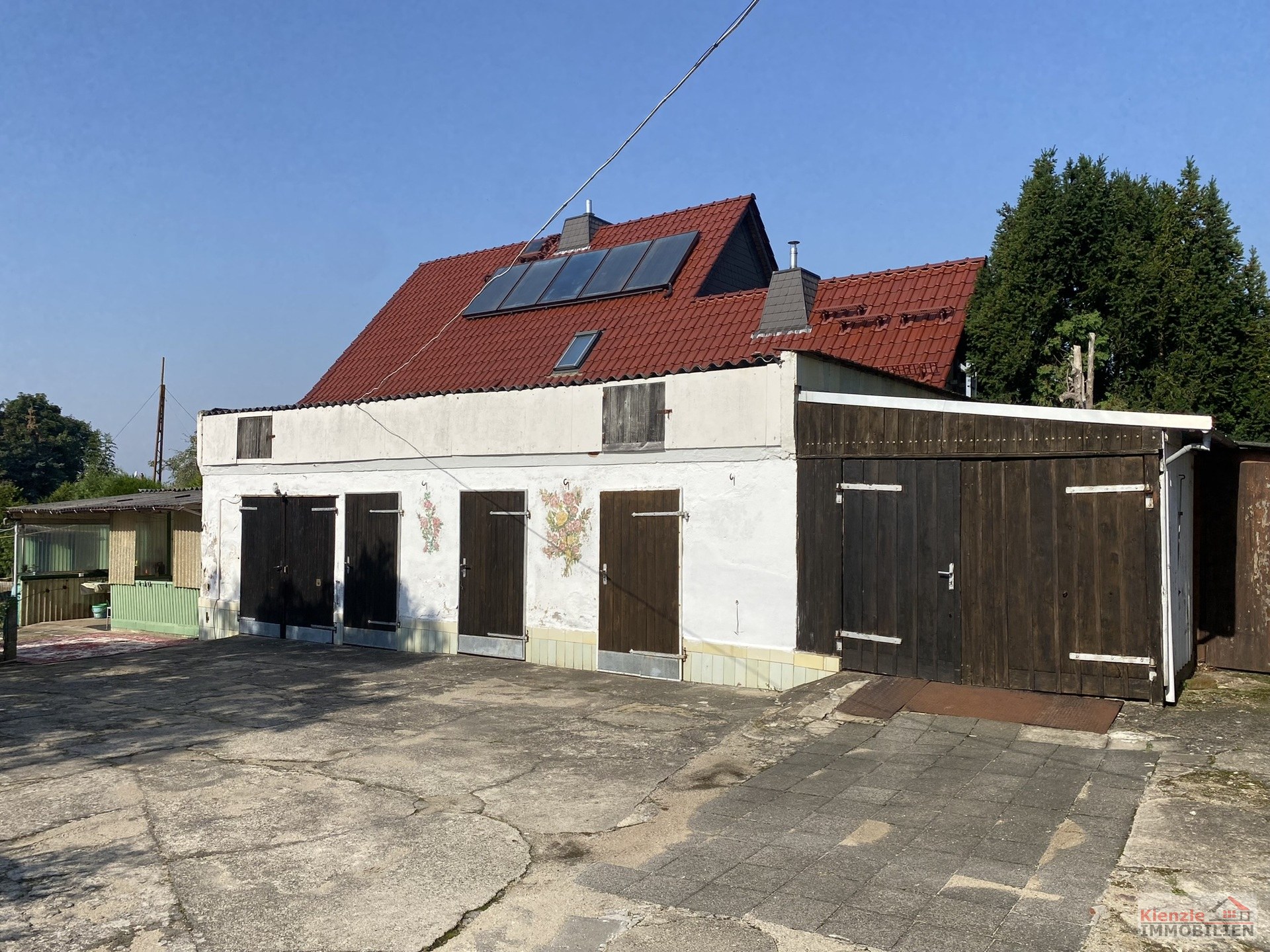 Großzügiges Wohnhaus mit Entwicklungspotenzial auf ca. 2.420 m² Grundstück in Weinböhla
