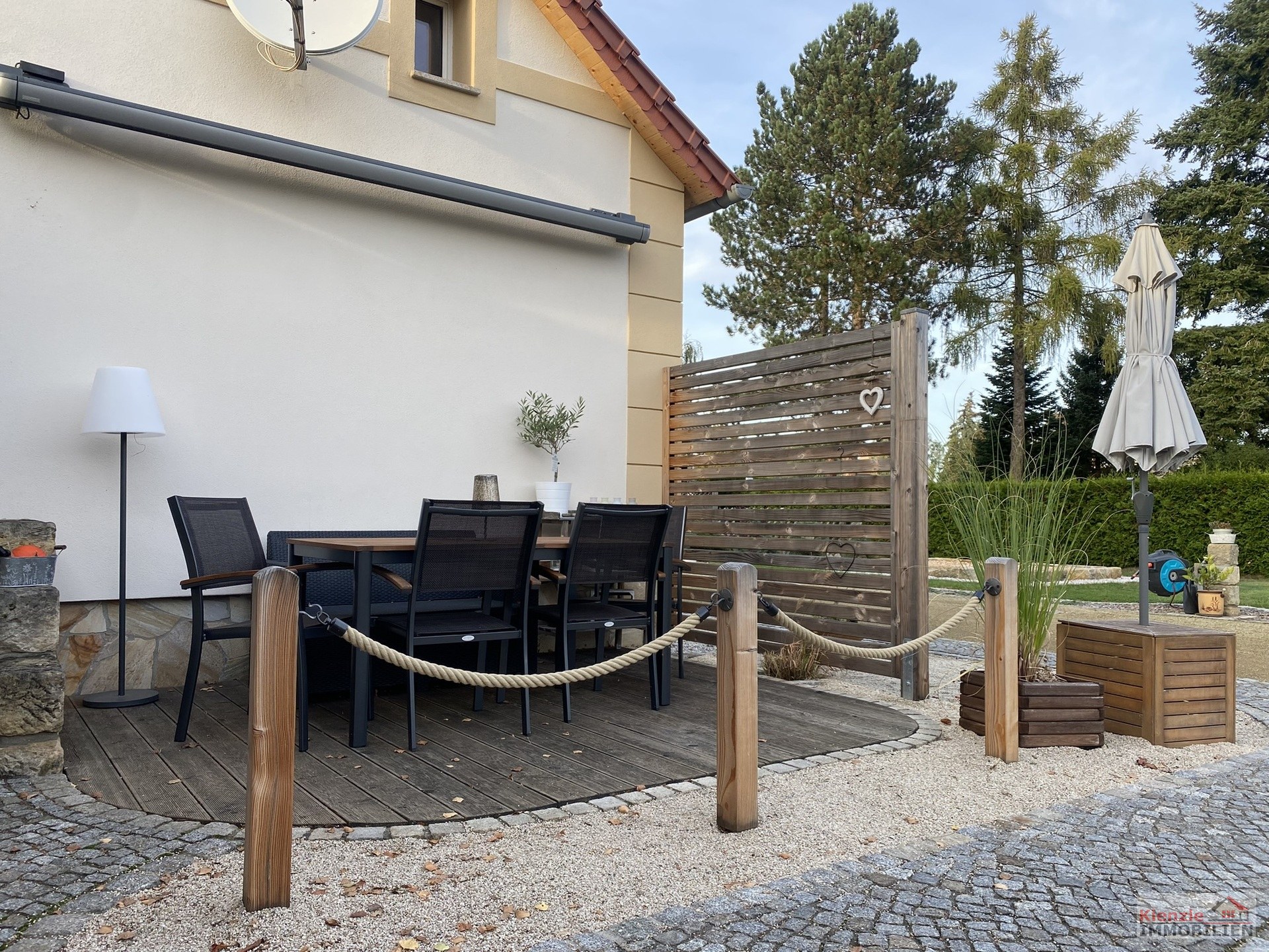 Reizvolles und stillvolles Ensemble mit weitläufigem Grundstück in Weinböhla