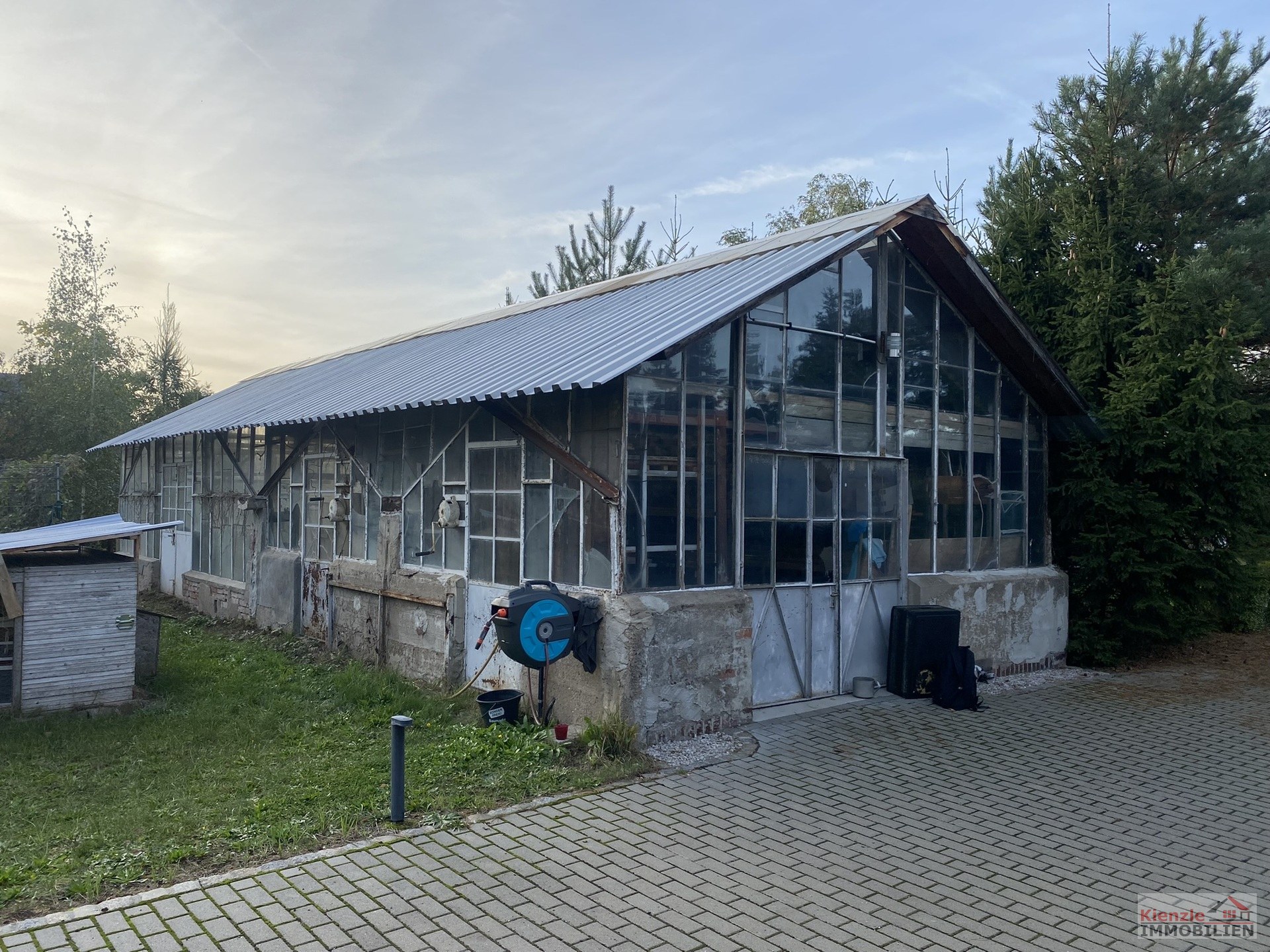 Reizvolles und stillvolles Ensemble mit weitläufigem Grundstück in Weinböhla