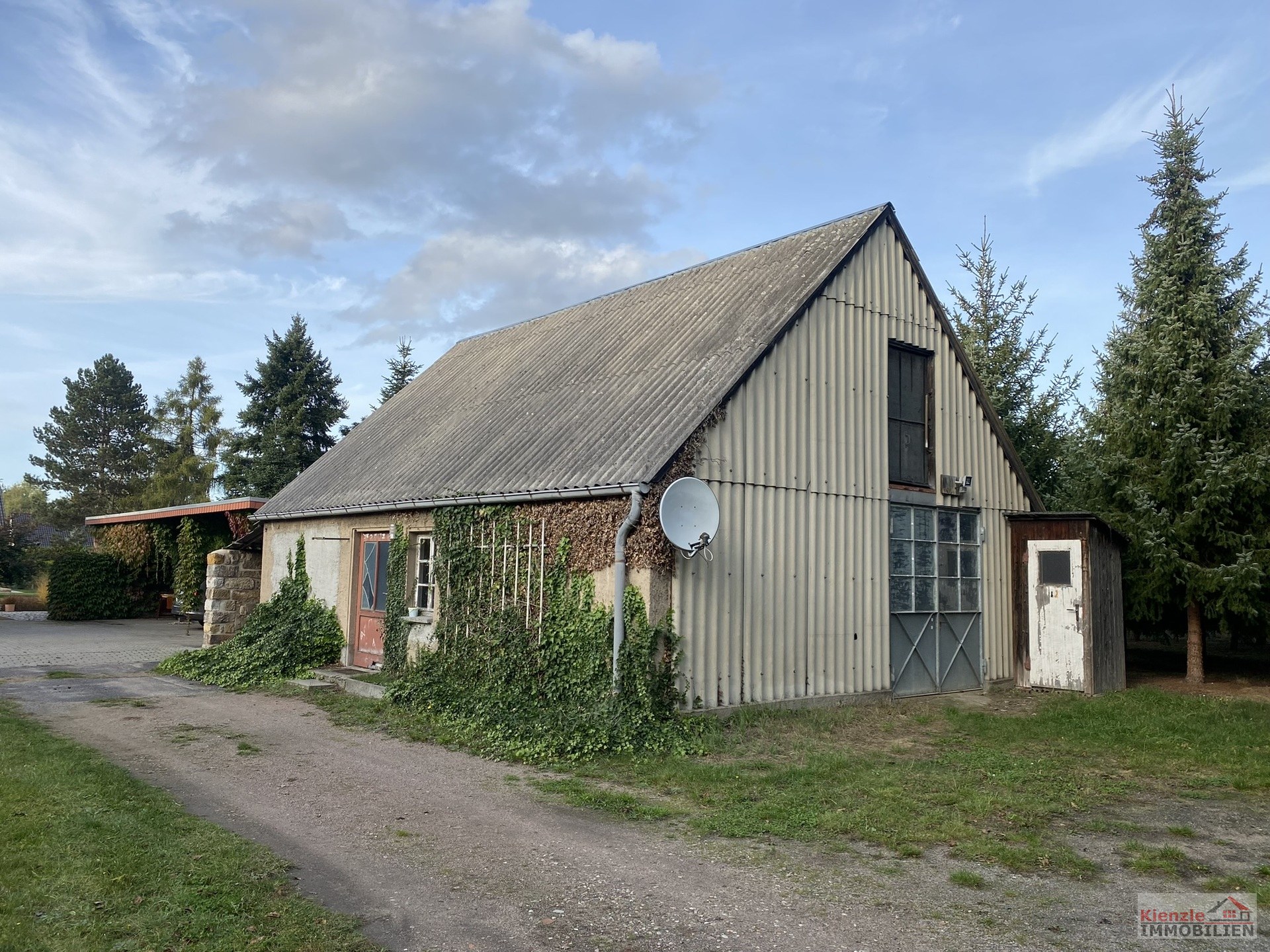 Reizvolles und stillvolles Ensemble mit weitläufigem Grundstück in Weinböhla