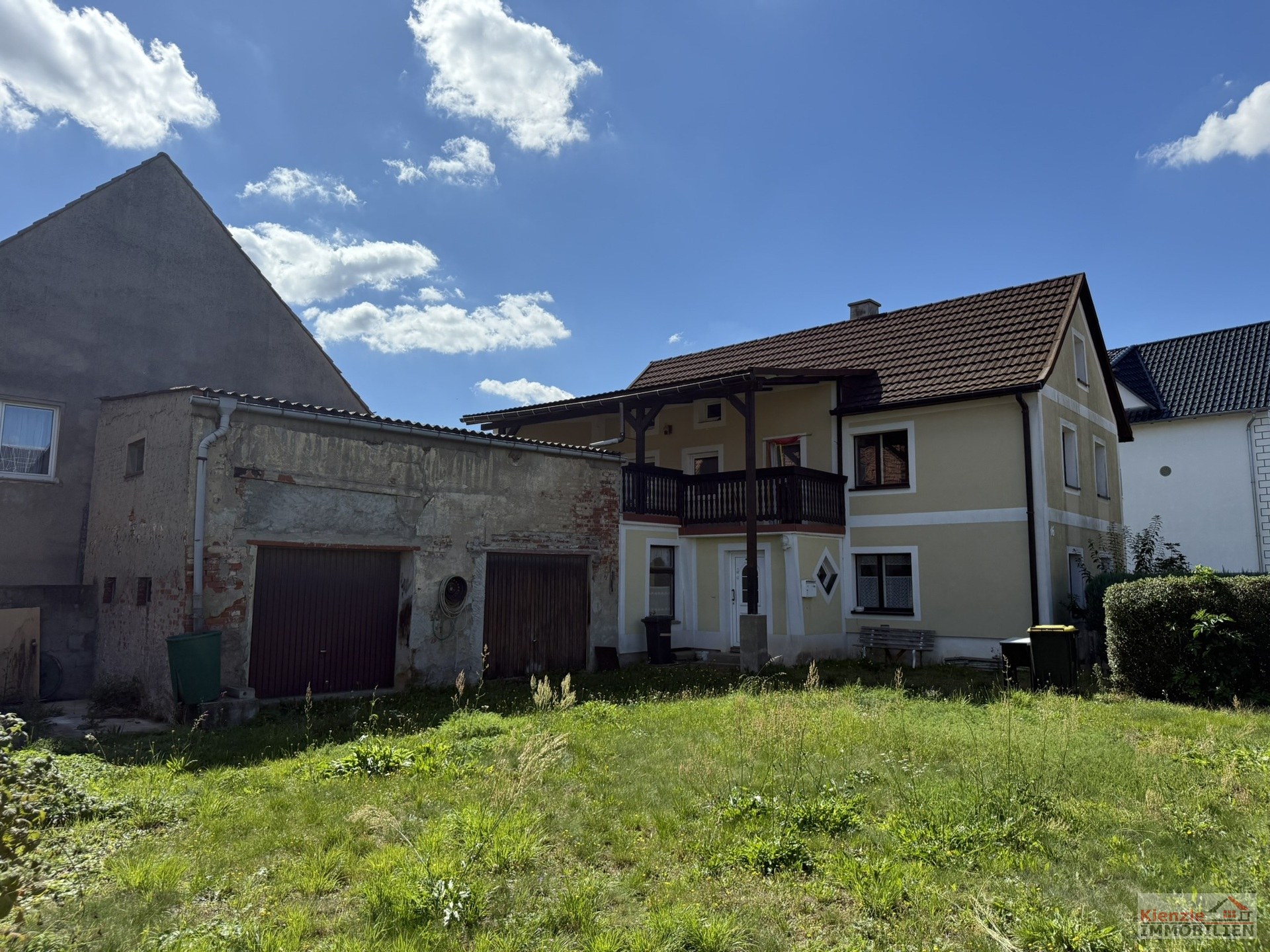 Einfamilienhaus mit Doppelgarage und Terrasse in Gävernitz – Sanierungsobjekt mit Potenzial