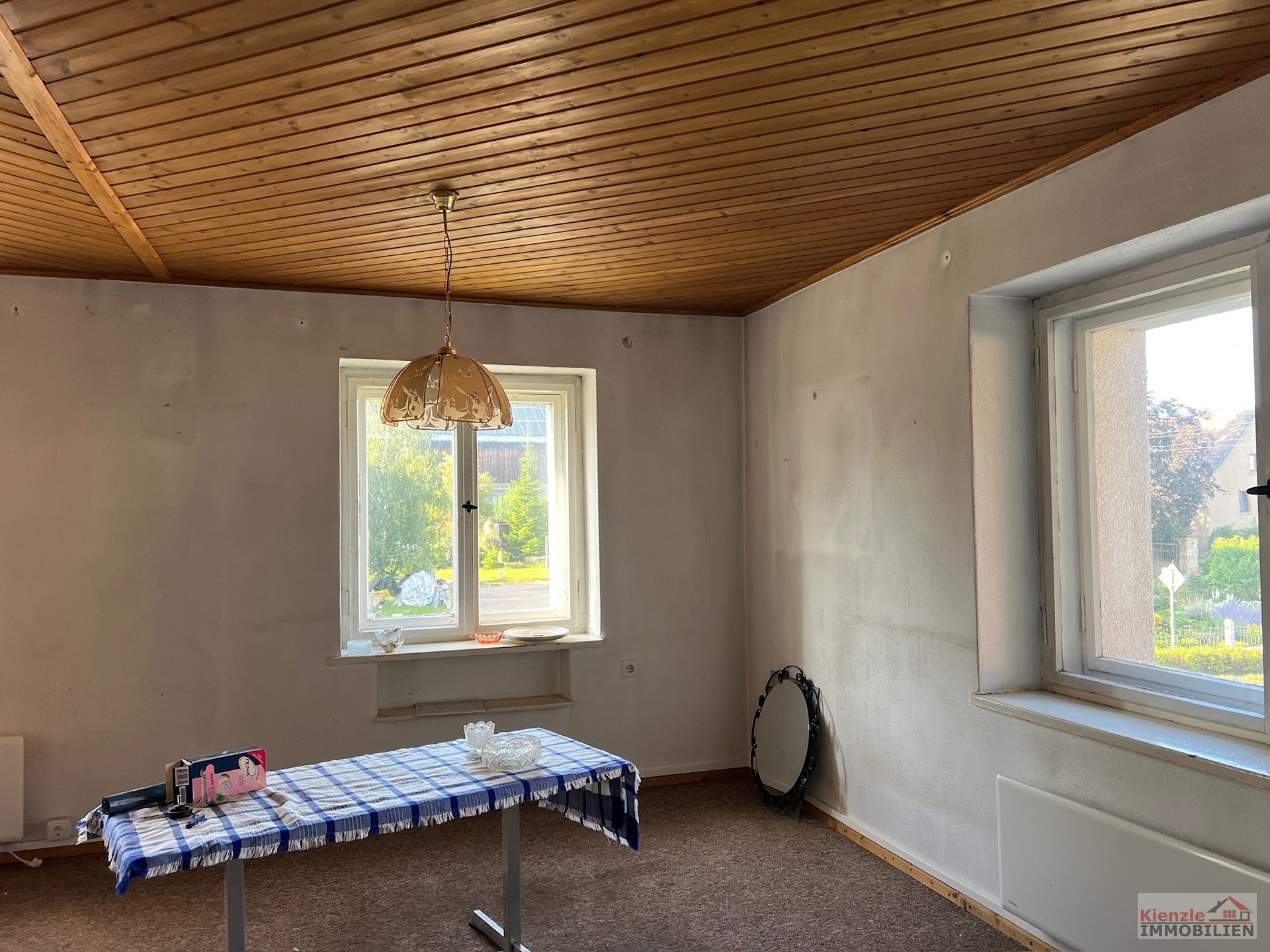 Einfamilienhaus mit Doppelgarage und Terrasse in Gävernitz – Sanierungsobjekt mit Potenzial