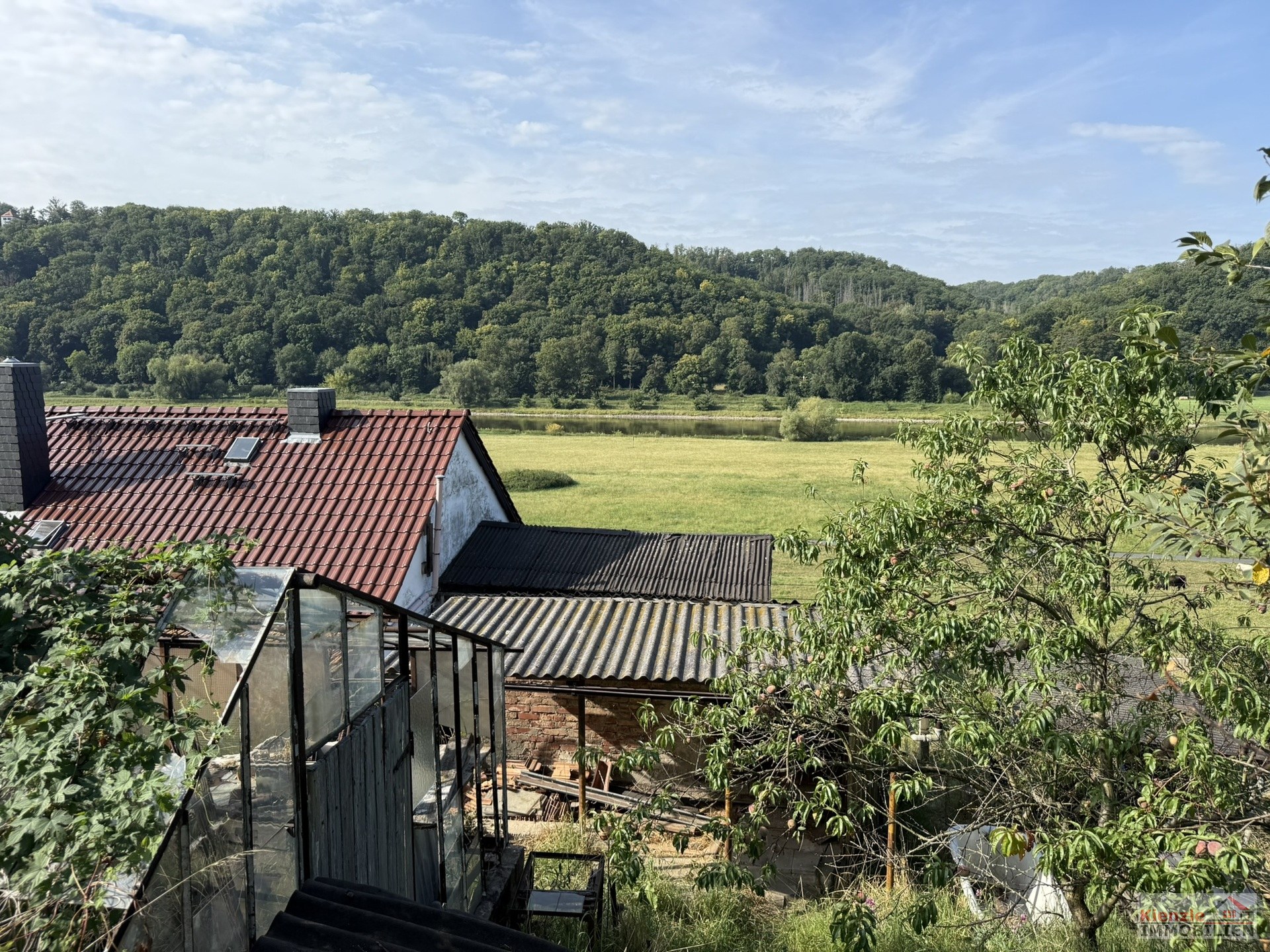 Großzügiges Hanggrundstück mit Altbestand und herrlichem Elbe Blick