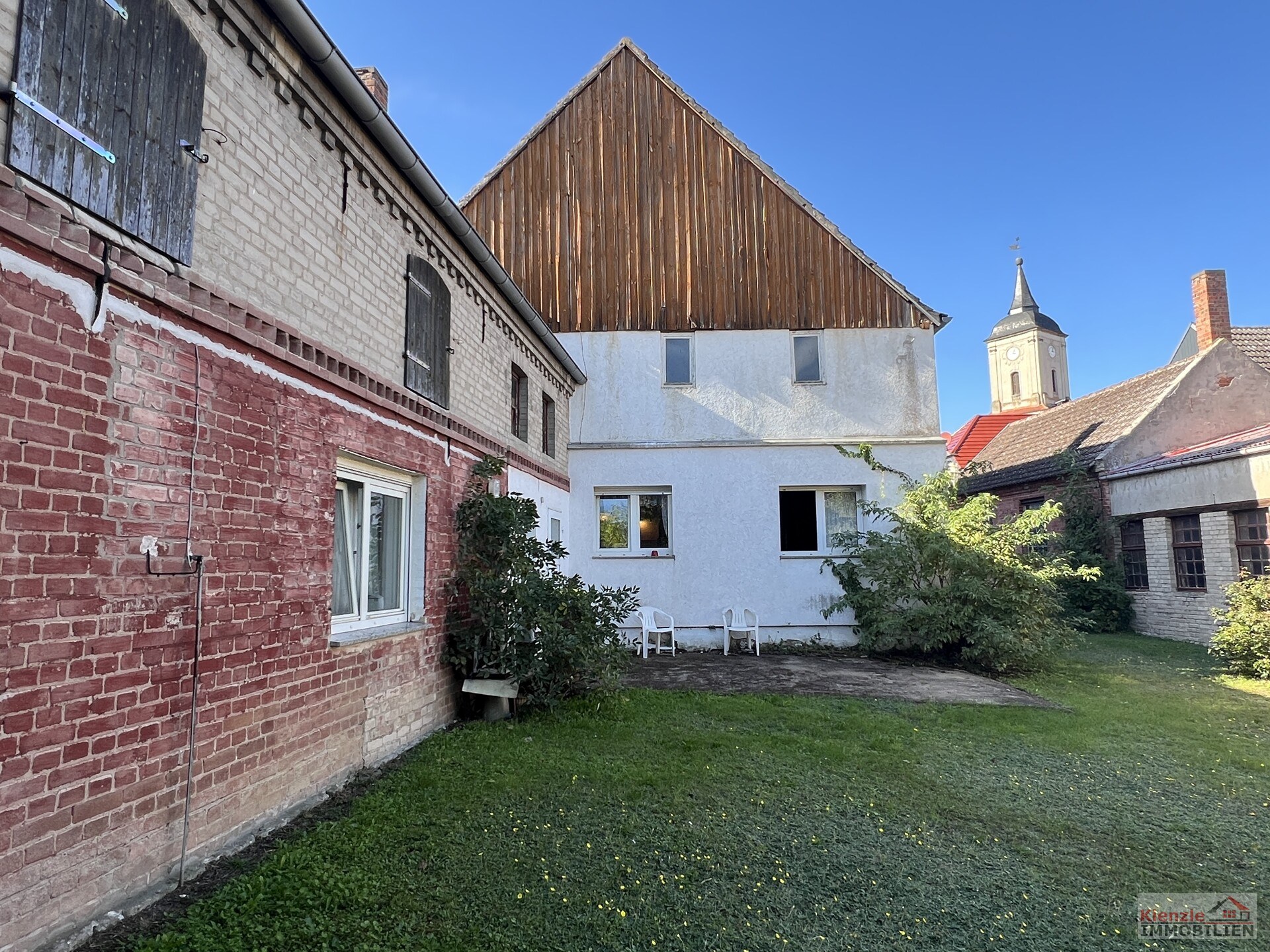 Vierseitenhof mit Charakter - große Werkstatt , Sanierungspotenzial zw. Magdeburg und Berlin