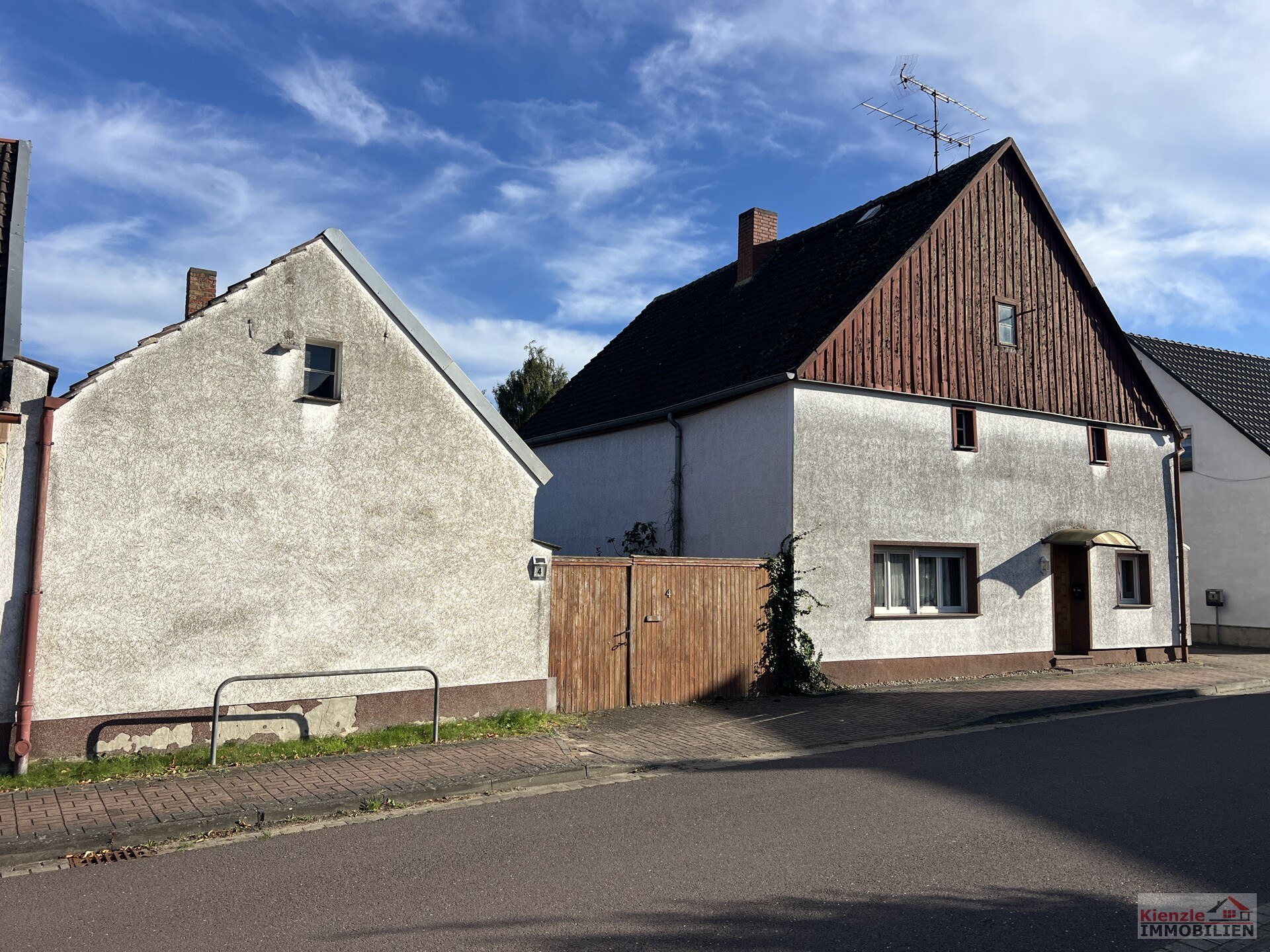 Vierseitenhof mit Charakter - große Werkstatt , Sanierungspotenzial zw. Magdeburg und Berlin