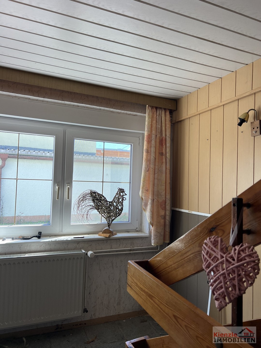 Großes Wohnanwesen mit Haupthaus, Nebenwohnung, Nebengelass und Garagen - sofort beziehbar