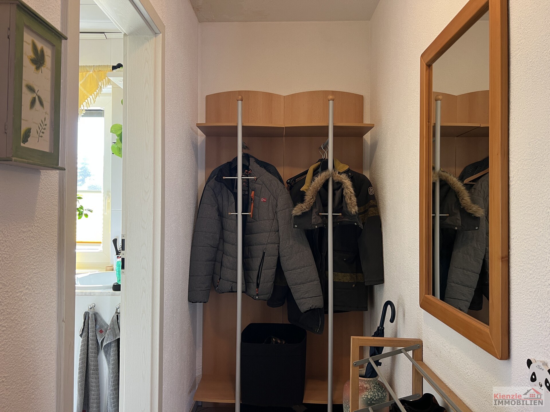 Großes Wohnanwesen mit Haupthaus, Nebenwohnung, Nebengelass und Garagen - sofort beziehbar