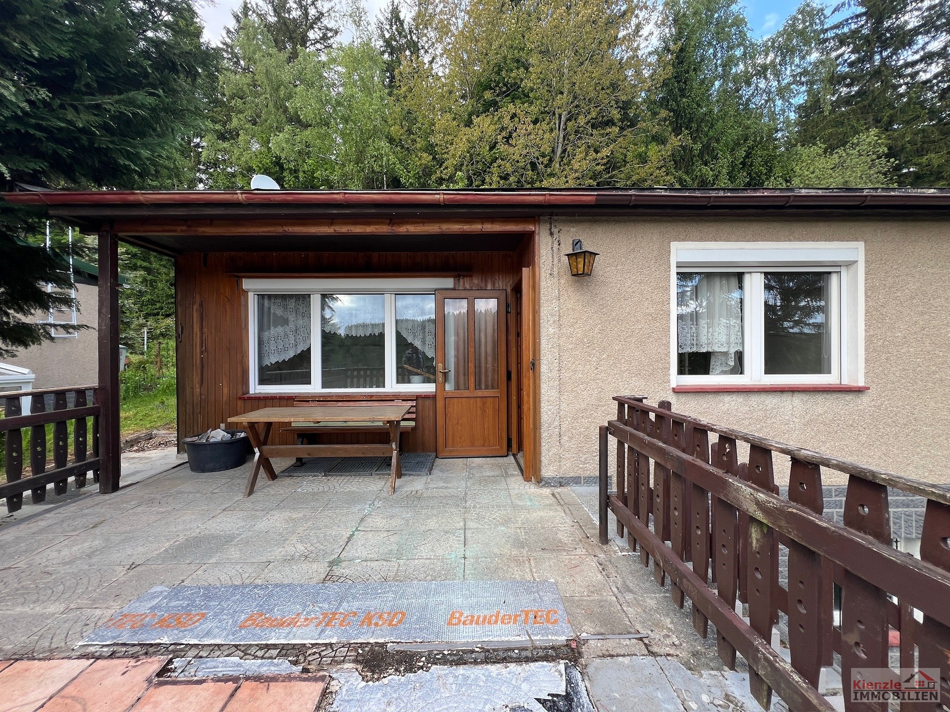 Wochenendhaus mit Garage in idyllischer Lage in Dittersbach-Ölmühle